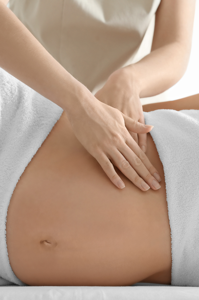 Massaggio terapeutico in gravidanza effettuato in ambiente medico nel centro polispecialistico di Lugano.