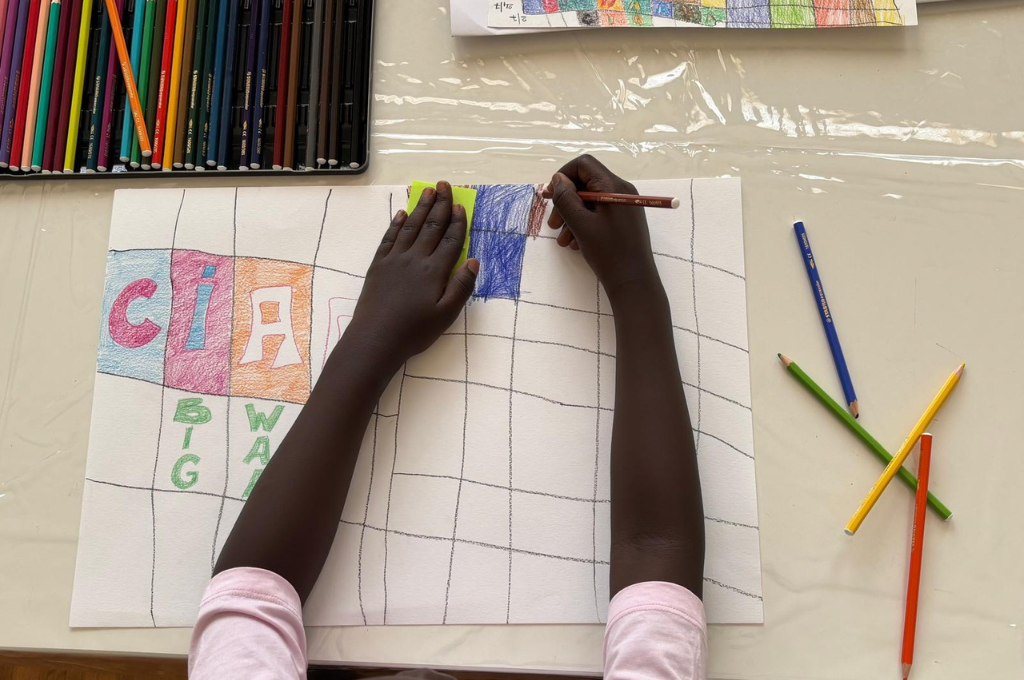 Laboratorio creativo per bambini al Polispecialistico Paradiso: disegno e colorazione per sviluppare manualità e immaginazione