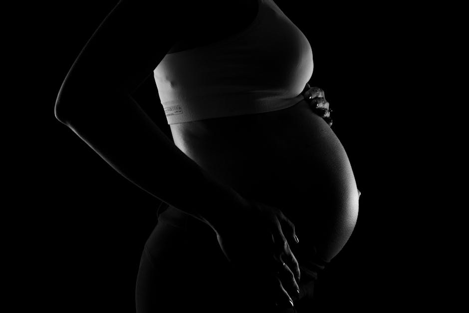 Silhouette di una donna incinta